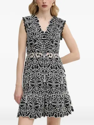 Мини-платье с V-образным вырезом и волнообразной отделкой