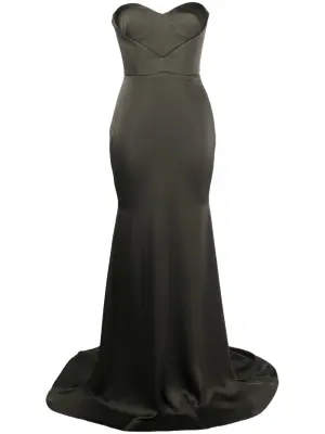 Длинное платье без рукавов