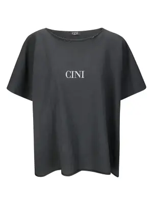 Футболка с логотипом