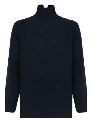 Свитер с высоким воротником