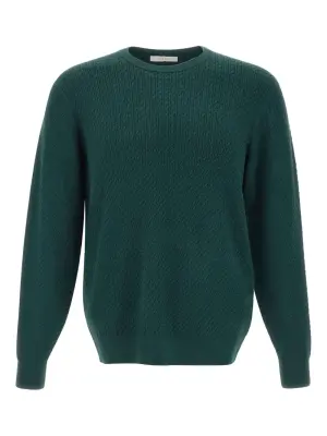 Классический свитер с круглым вырезом и косами