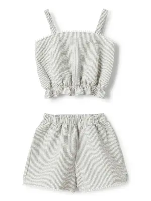 Комплект из футболки и шортов