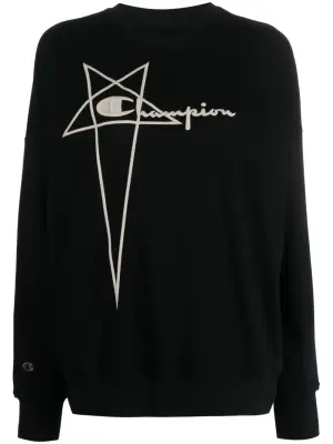 Толстовка с вышитым логотипом