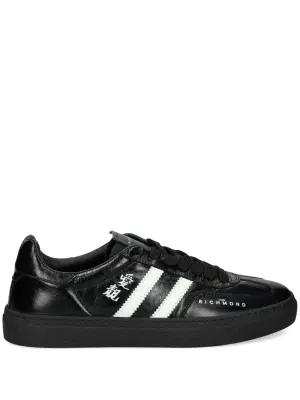 Кроссовки с логотипом