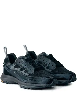 Кожаные кроссовки