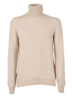 Свитер с высоким воротником