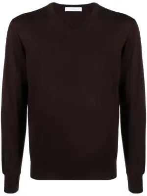 Джемпер с V-образным вырезом