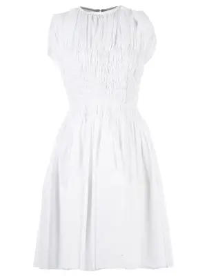 Платье с сборками и расклешенным подолом