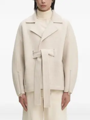 Шерстяное пальто с поясом