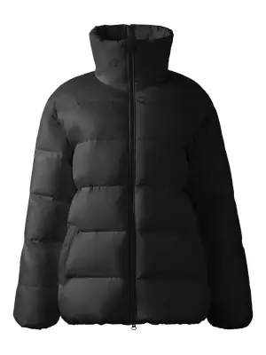 Пальто с высоким воротником и логотипом