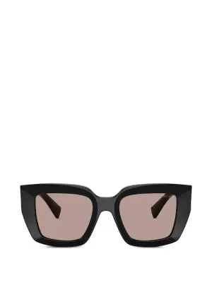 Солнцезащитные очки в квадратной оправе