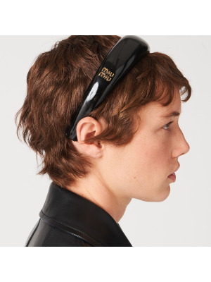 Ободок из лакированной кожи