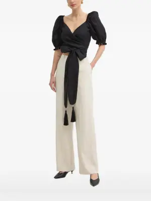 Блузка с объемными рукавами