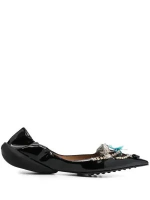 Балетки с кристаллами и заостренным носком