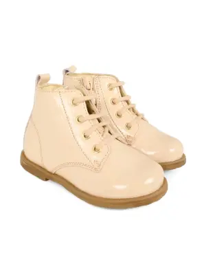 Лакированные ботинки на шнуровке