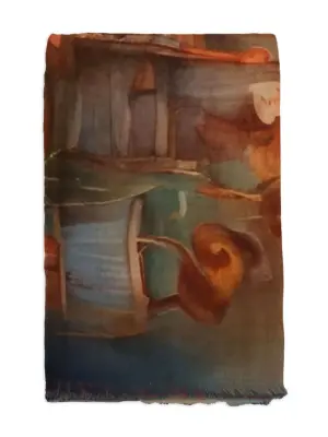 Шарф Perla с абстрактным принтом и бахромой