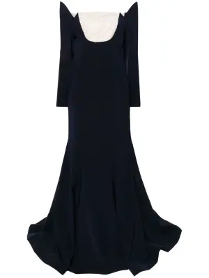 Вечернее платье с открытыми плечами