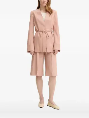 Однобортное пальто с поясом