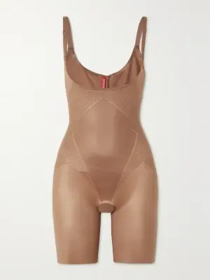 Бесшовный корректирующий боди с открытой зоной декольте SPANXshape™