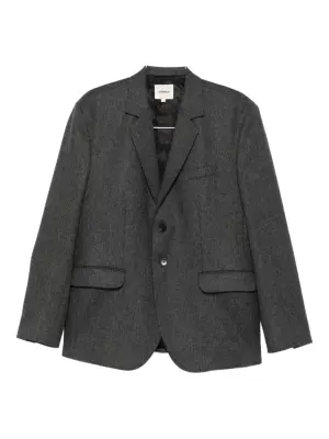 Пиджак с заостренными лацканами