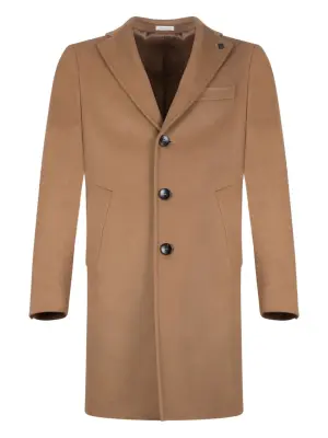 Однобортное пальто с лацканами