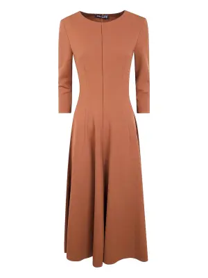 Расклешенное платье с рукавами три четверти