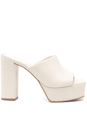 Босоножки на каблуке