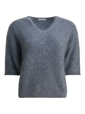 Футболка с V-образным вырезом