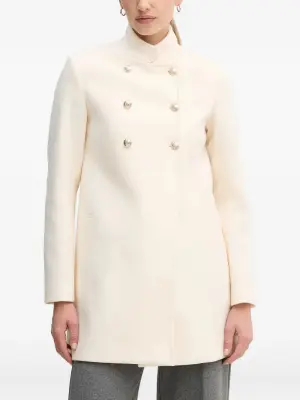 Двубортное пальто на пуговицах