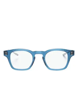 Очки в квадратной оправе