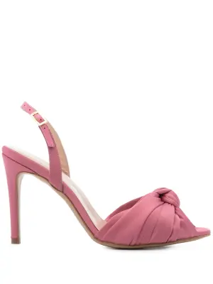 Босоножки на каблуке