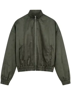 Спортивная куртка с высоким воротником