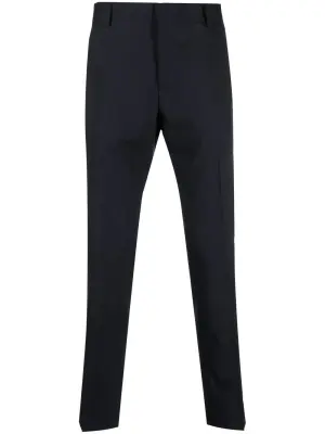 Узкие брюки строгого кроя