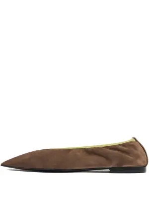 Туфли с заостренным носком