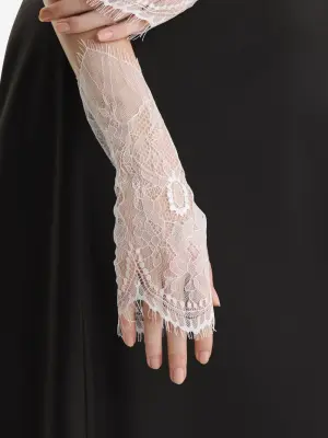 Перчатки с цветочным кружевом