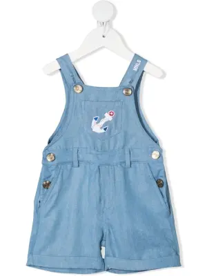 джинсовый комбинезон с нашивкой