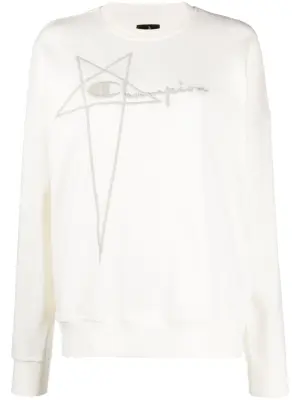 Толстовка с вышитым логотипом