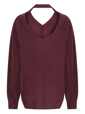 свитер в рубчик с V-образным вырезом