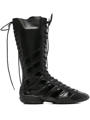 Кожаные кроссовки на шнуровке