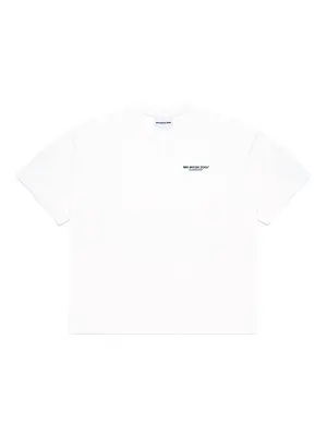 футболка с логотипом