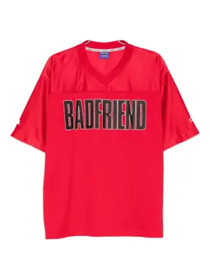 Футболка с V-образным вырезом