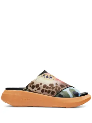 Шлепанцы с принтом