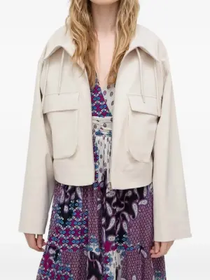 Куртка с накладными карманами