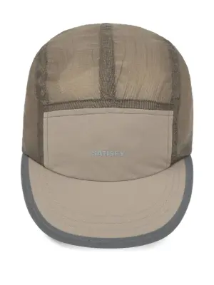 Кепка с логотипом