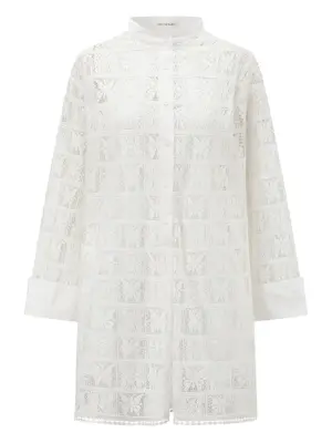 Блузка с вышивкой