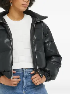 Стеганая куртка на молнии