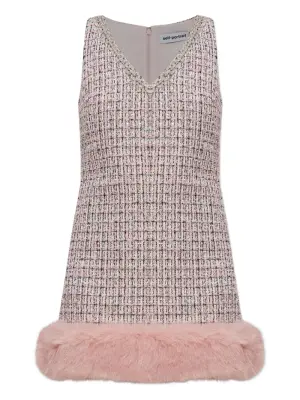 Платье с отделкой и кушкой из меха