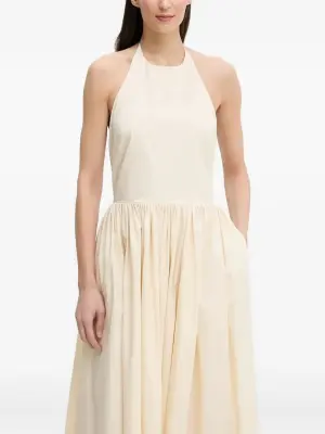 Платье макси со сборками и вырезом халтер