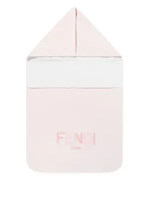 Конверт с вышитым логотипом