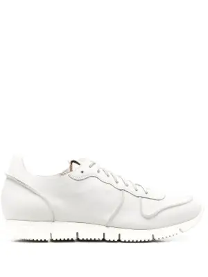 Кроссовки на шнуровке